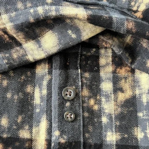 Angry Minnow Vintage Shirt Womens Small Black Bleached Flannel Wild Women Dance - Picture 8 of 12